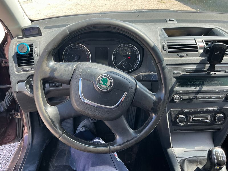 Skoda Octavia 1.6 TDI Active Plus 2013 – снимка 34