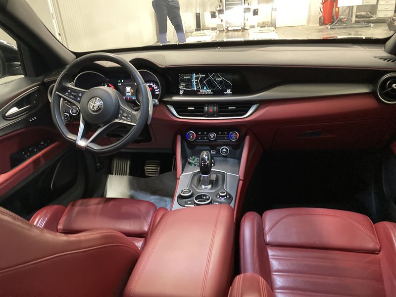 Alfa Romeo Stelvio 2.2 JTDM Sport Edition Q4 — zdjęcie 11