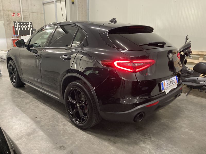 Alfa Romeo Stelvio 2.2 JTDM Sport Edition Q4 — zdjęcie 3
