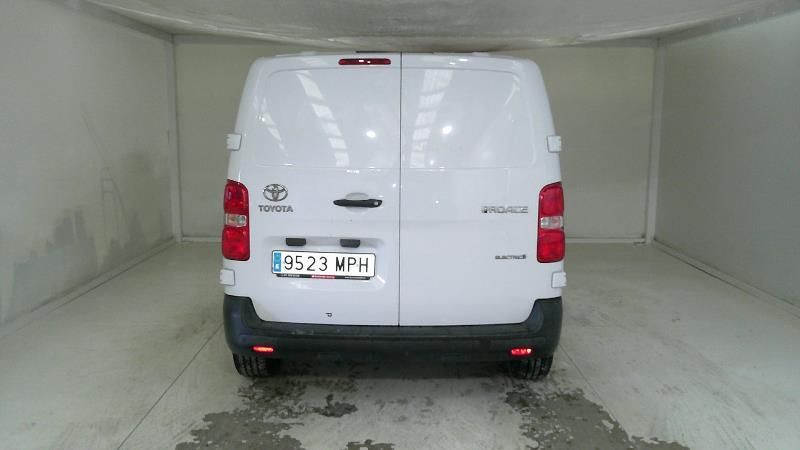 Toyota ProAce electric drive 100 kW Van L1 GX — zdjęcie 4