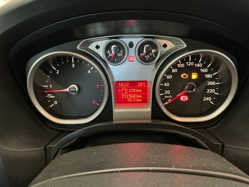 Ford Focus 1.6 TDCi ECOnetic — zdjęcie 4