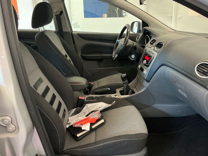 Ford Focus 1.6 TDCi ECOnetic — zdjęcie 3