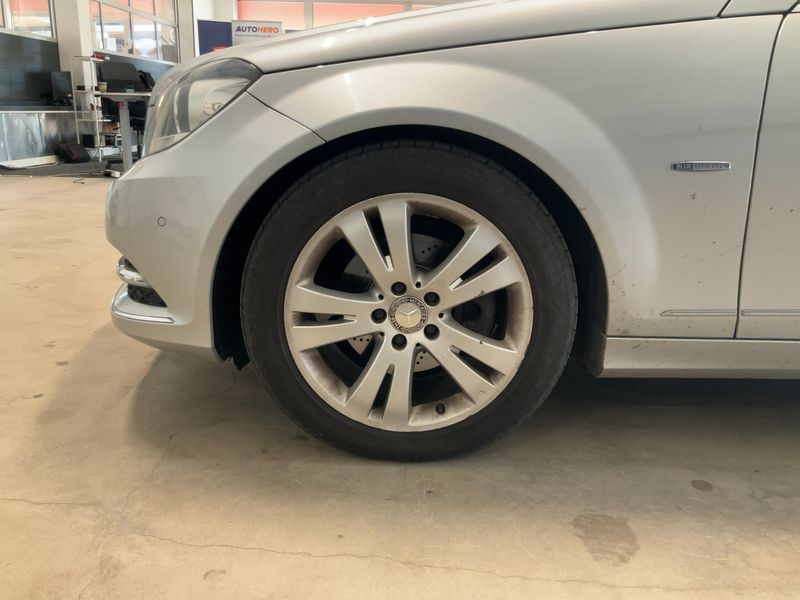 Mercedes-Benz C-Klasse C 220 CDI BlueEfficiency Avantgarde 2011 – снимка 3