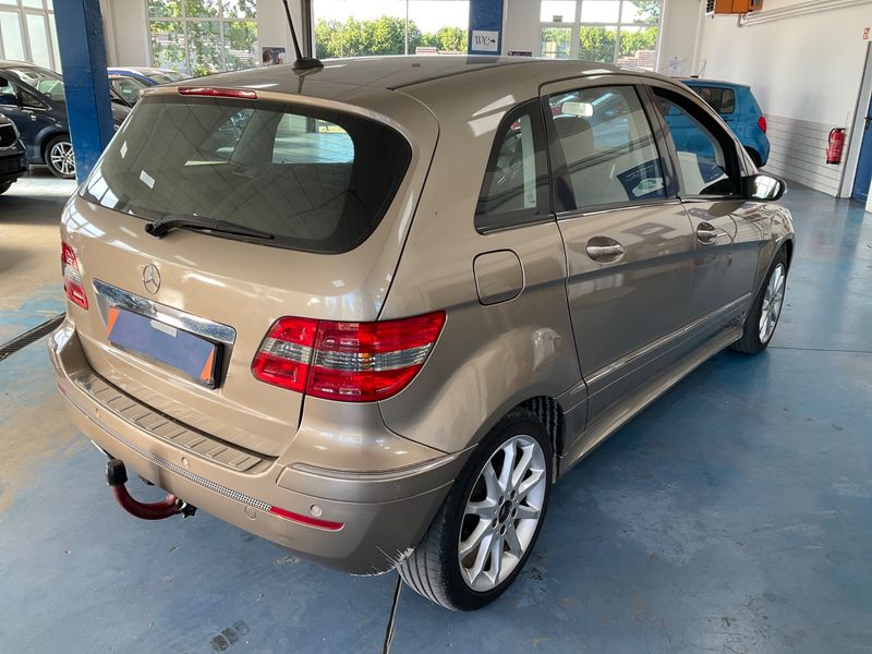 Mercedes-Benz B-Klasse B 200 — zdjęcie 2