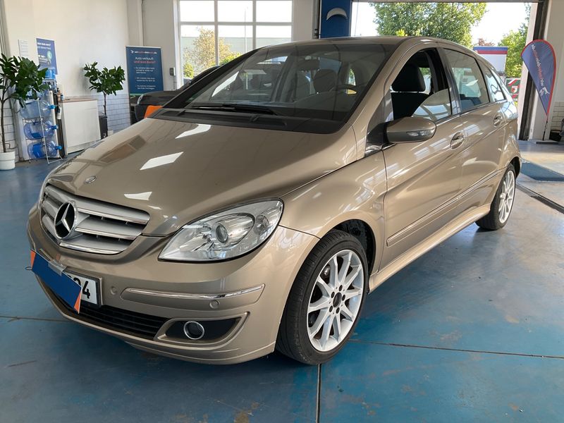 Mercedes-Benz B-Klasse B 200 — zdjęcie 1