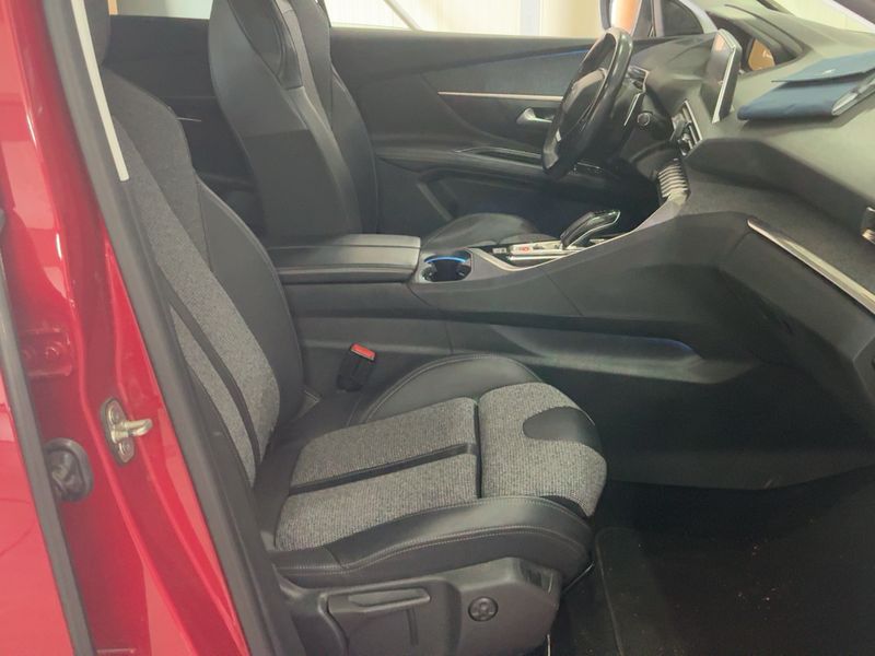 Peugeot 3008 1.2 PureTech Allure — zdjęcie 11