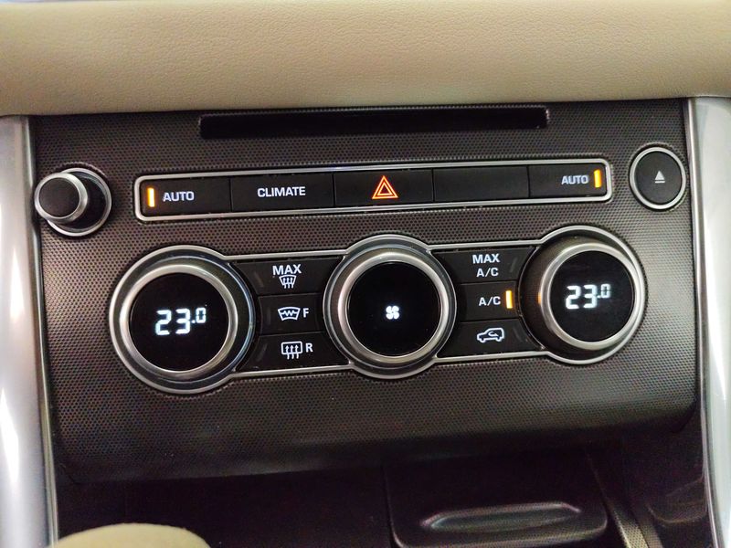 Land Rover Range Rover Sport 3.0 SD V6 HSE — zdjęcie 20