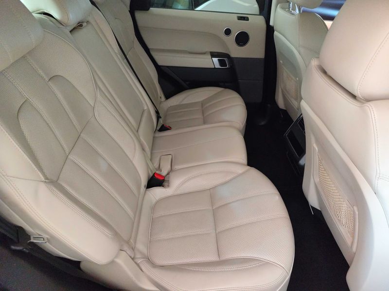 Land Rover Range Rover Sport 3.0 SD V6 HSE — zdjęcie 14