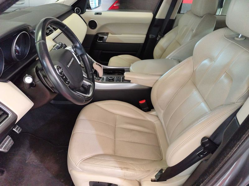 Land Rover Range Rover Sport 3.0 SD V6 HSE — zdjęcie 16
