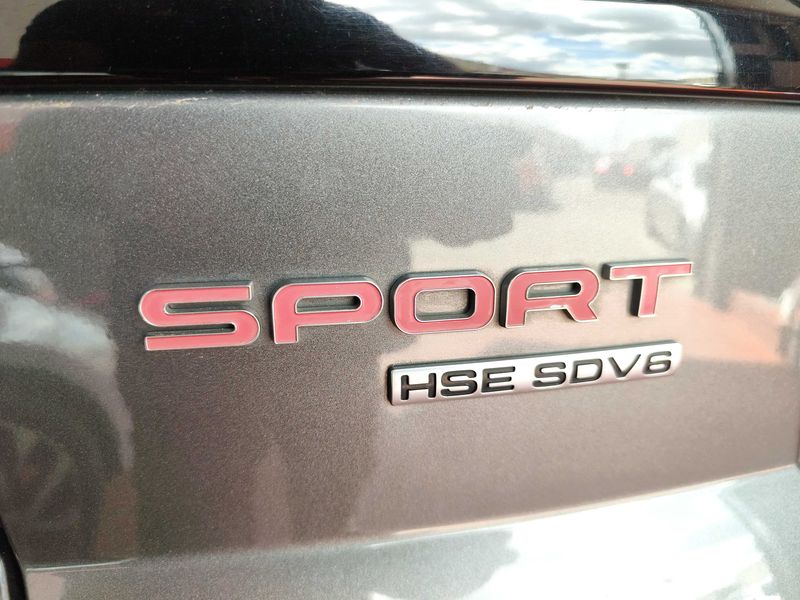 Land Rover Range Rover Sport 3.0 SD V6 HSE — zdjęcie 22