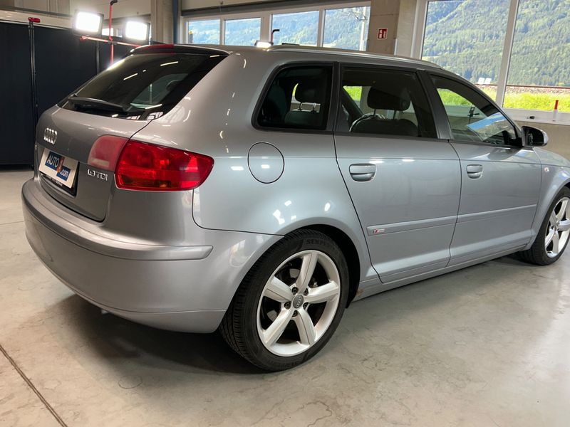 Audi A3 Sportback 1.9 TDI S line Sportpaket plus — zdjęcie 2
