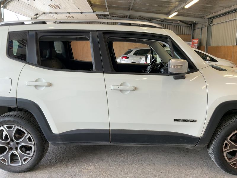 Jeep Renegade 2.0 M-Jet Limited 4WD — zdjęcie 7