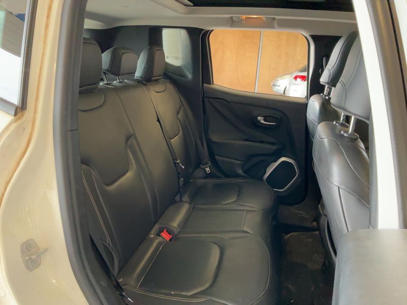Jeep Renegade 2.0 M-Jet Limited 4WD — zdjęcie 14