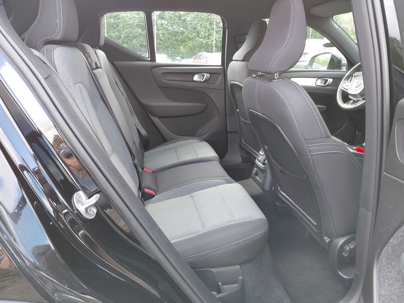 Volvo XC40 1.5 T4 Recharge Plug-in Hybrid Core 2WD — zdjęcie 14