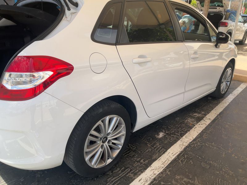 Citroen C4 1.6 Blue-HDi Live Edition — zdjęcie 6