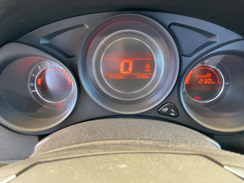 Citroen C4 1.6 Blue-HDi Live Edition — zdjęcie 13