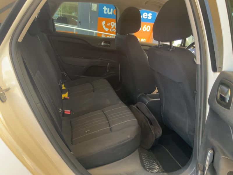 Citroen C4 1.6 Blue-HDi Live Edition — zdjęcie 14