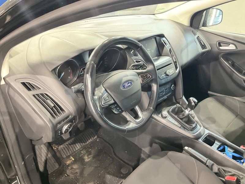 Ford Focus 1.5 TDCi Trend 2015 – снимка 33