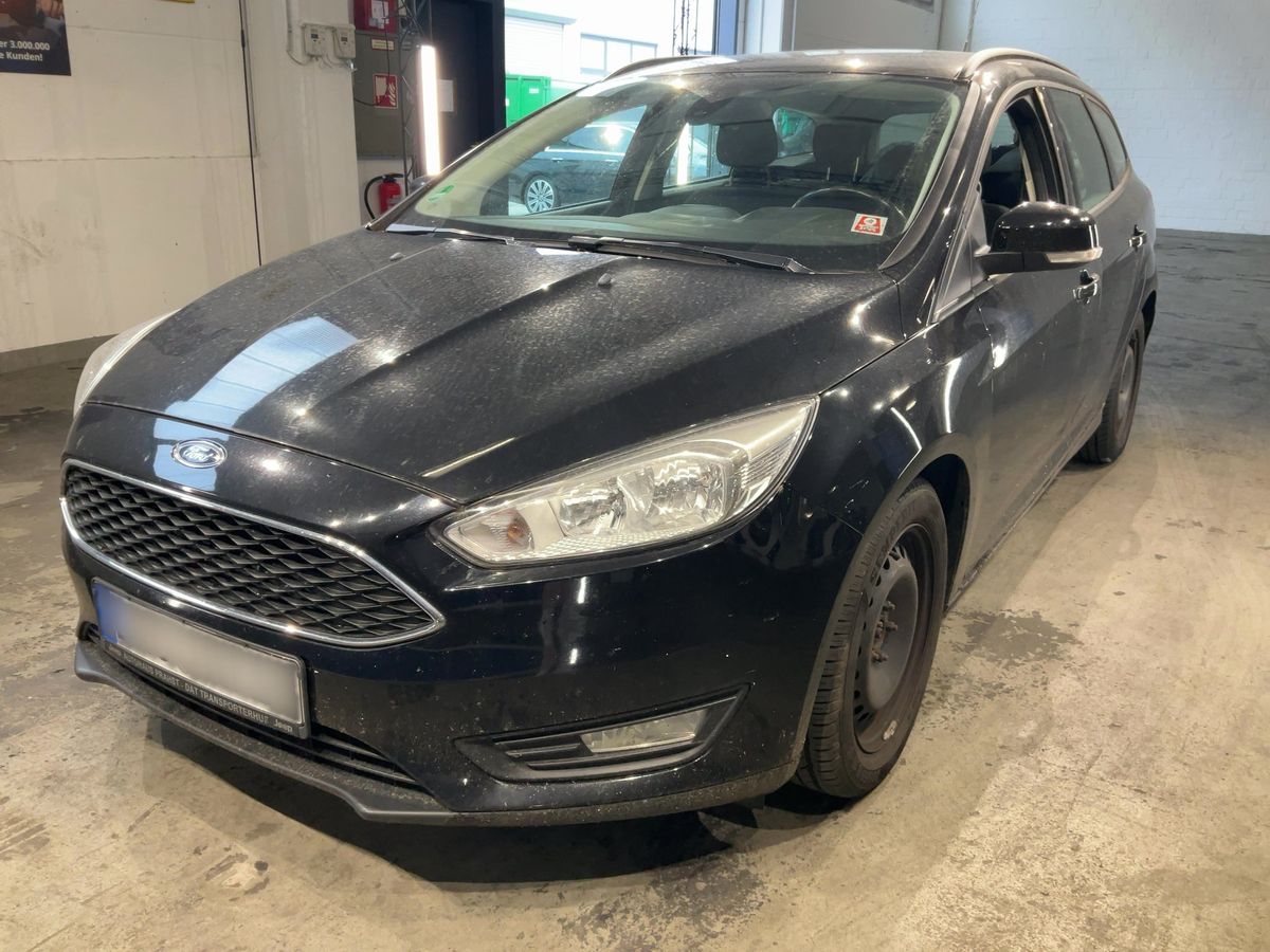 Ford Focus 2015 — photo 1