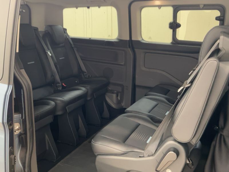 Ford Tourneo Custom 2.0 TDCi L1 Active — zdjęcie 14