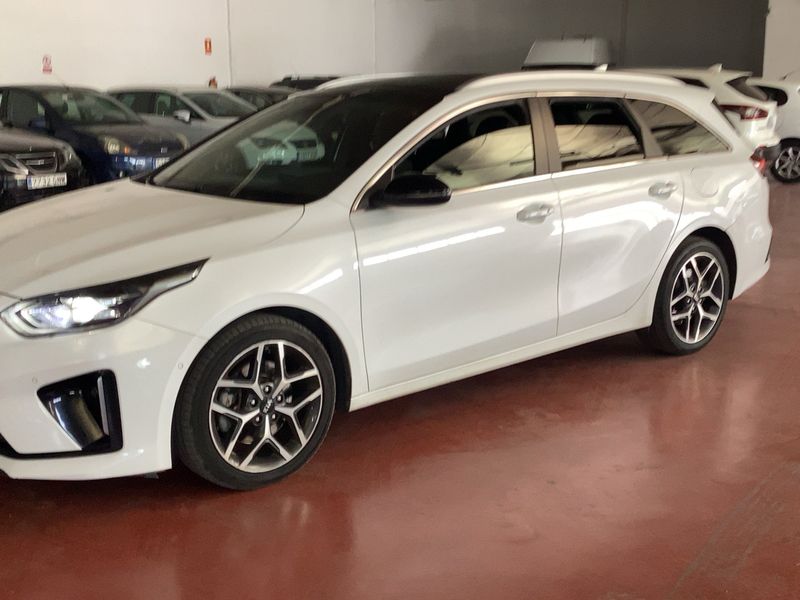 Kia cee'd 1.6 CRDi Mild-Hybrid GT Line 2021 – снимка 2