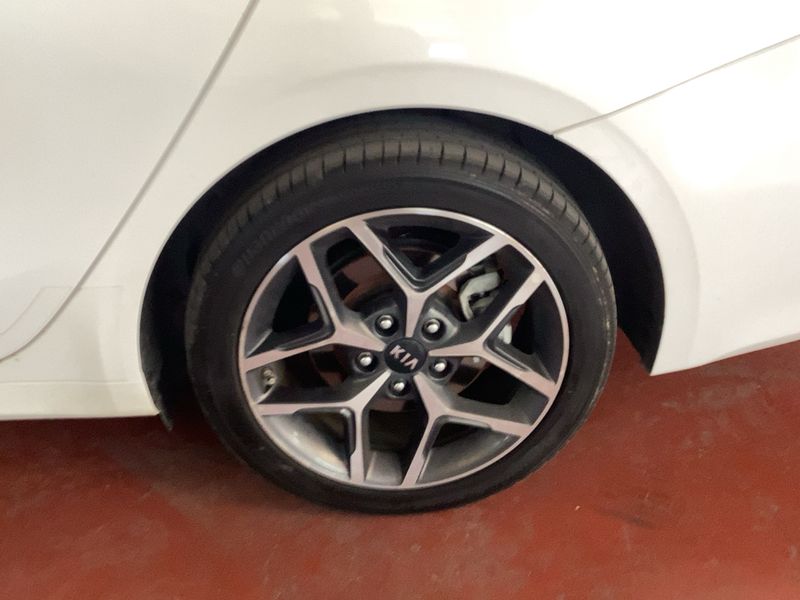 Kia cee'd 1.6 CRDi Mild-Hybrid GT Line 2021 – снимка 5