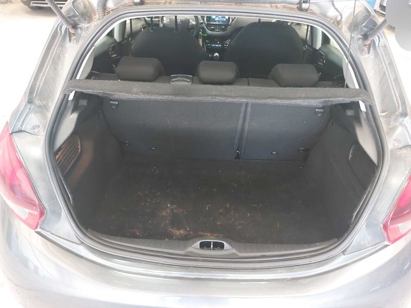 Peugeot 208 1.6 Blue-HDi Allure 2016 – снимка 9