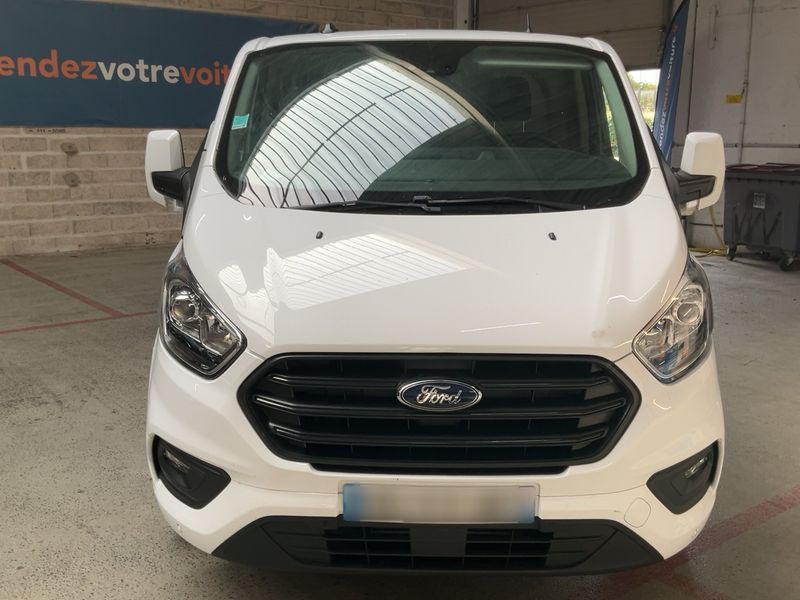 Ford Transit Custom 2.0 TDCi 300 L1 Limited — zdjęcie 9