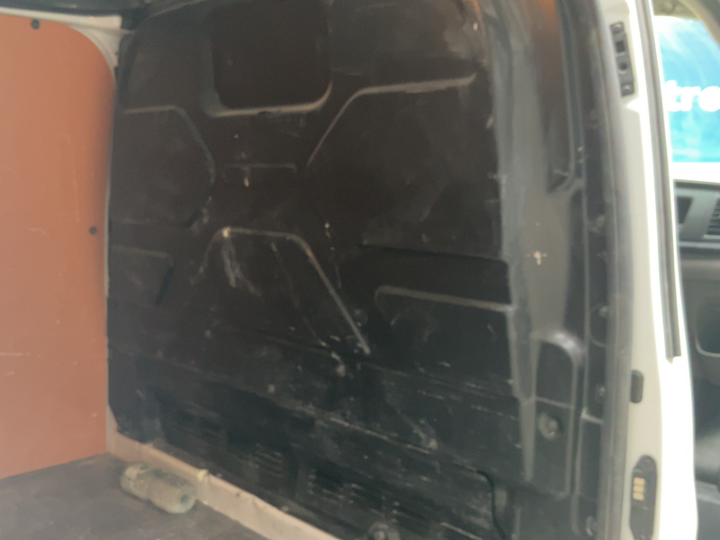 Ford Transit Custom 2.0 TDCi 300 L1 Limited — zdjęcie 14