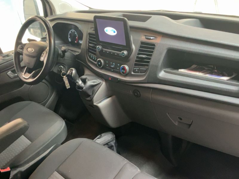 Ford Transit Custom 2.0 TDCi 300 L1 Limited — zdjęcie 12
