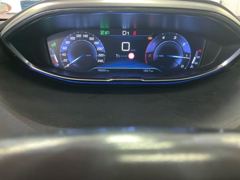 Peugeot 3008 1.5 Blue-HDi Allure — zdjęcie 13