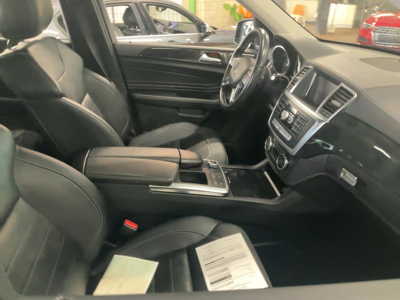 Mercedes-Benz M-Klasse ML 350 BlueEfficiency — zdjęcie 11