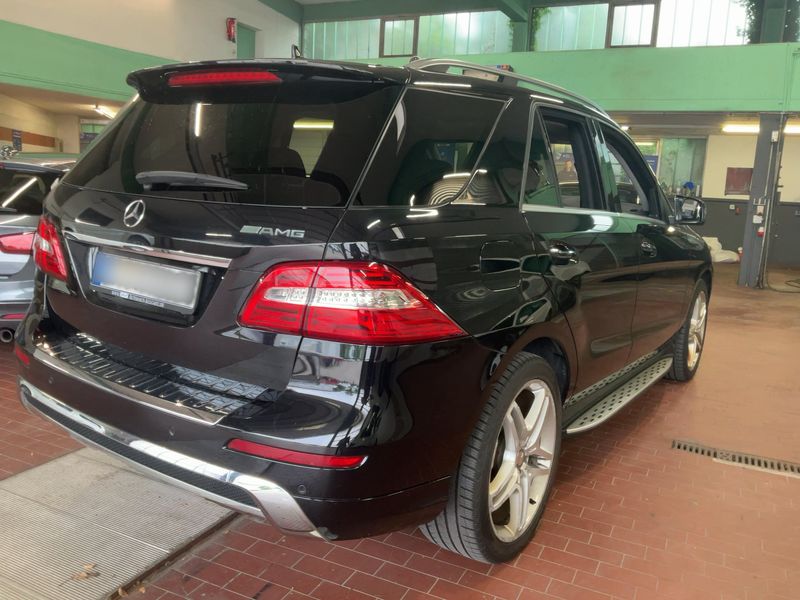 Mercedes-Benz M-Klasse ML 350 BlueEfficiency — zdjęcie 6