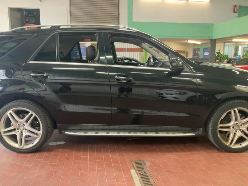 Mercedes-Benz M-Klasse ML 350 BlueEfficiency — zdjęcie 7