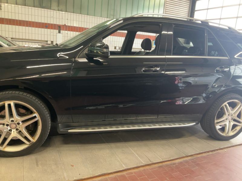 Mercedes-Benz M-Klasse ML 350 BlueEfficiency — zdjęcie 4