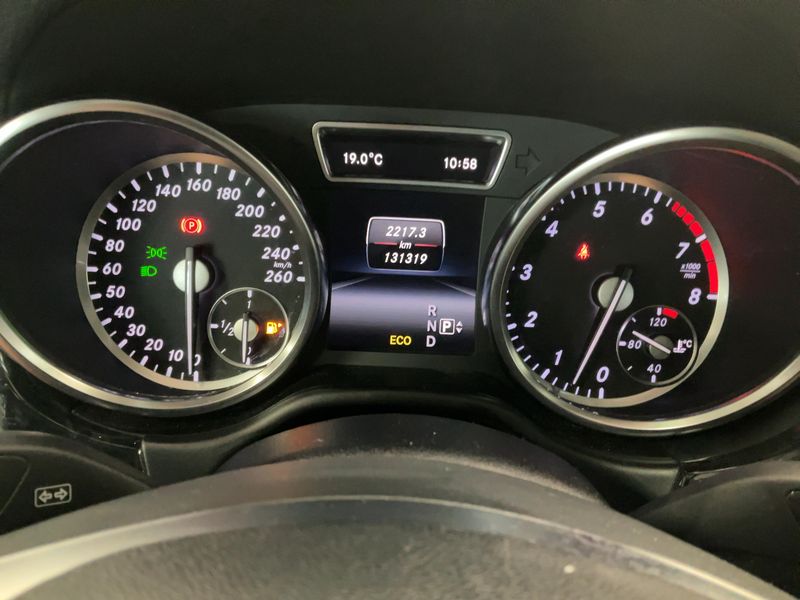 Mercedes-Benz M-Klasse ML 350 BlueEfficiency — zdjęcie 13