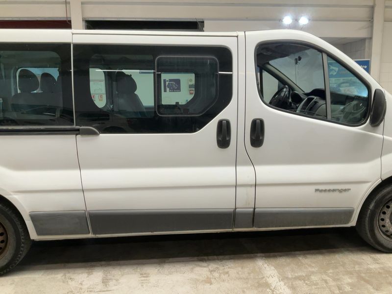 Renault Trafic 2.0 dCi Generation Evado — zdjęcie 7