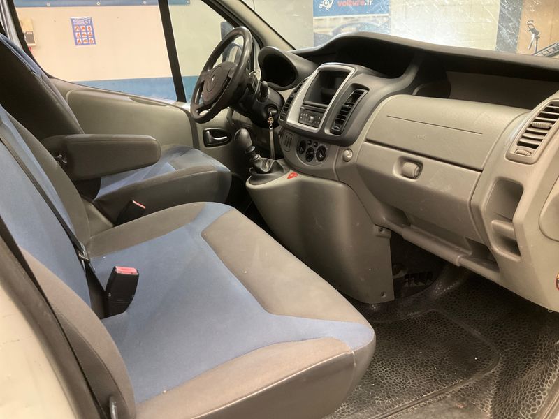 Renault Trafic 2.0 dCi Generation Evado 2012 – снимка 35