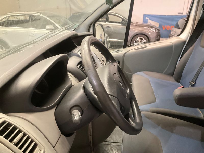 Renault Trafic 2.0 dCi Generation Evado 2012 – снимка 31