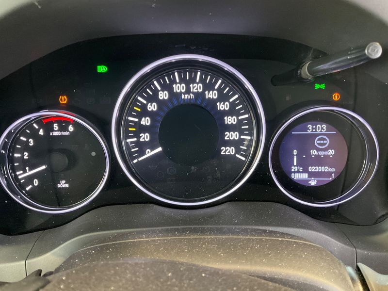 Honda HR-V 1.6 DTEC Executive — zdjęcie 13