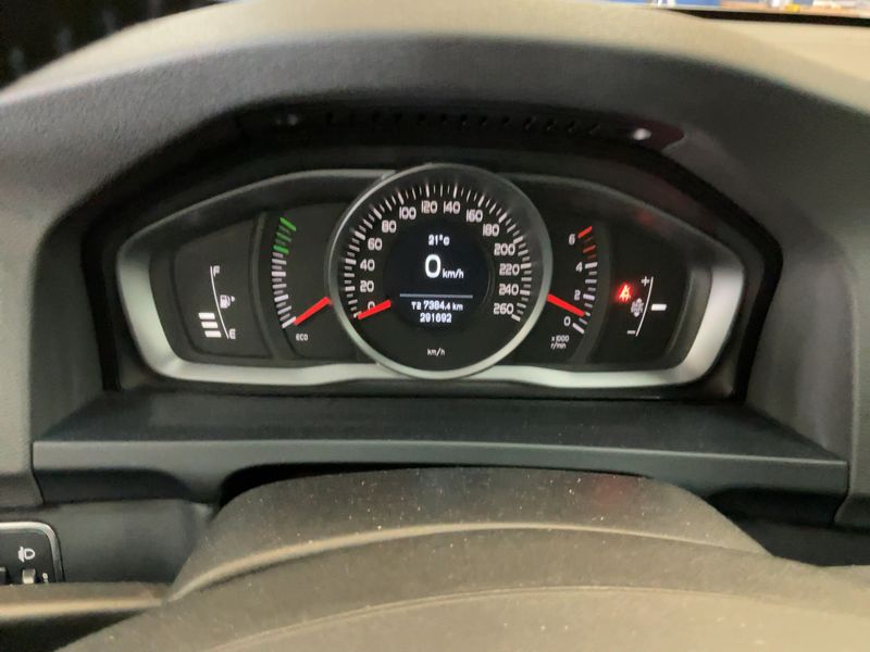 Volvo V60 1.6 D Kinetic — zdjęcie 13