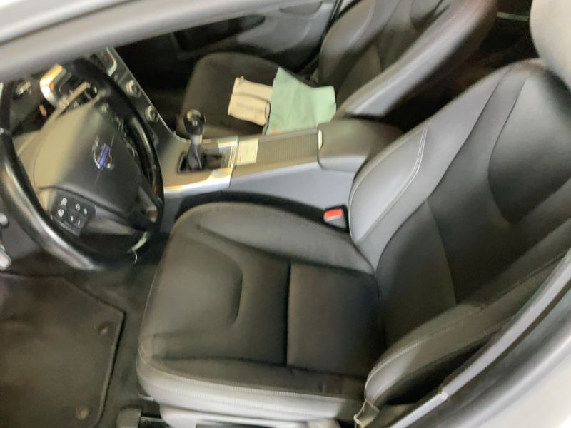 Volvo V60 1.6 D Kinetic — zdjęcie 11