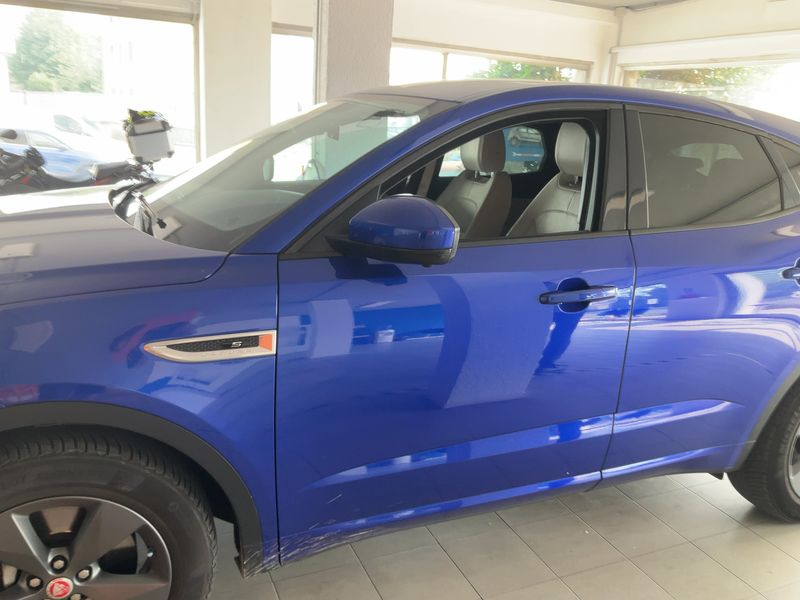 Jaguar E-Pace D240 R-Dynamic S AWD — zdjęcie 4