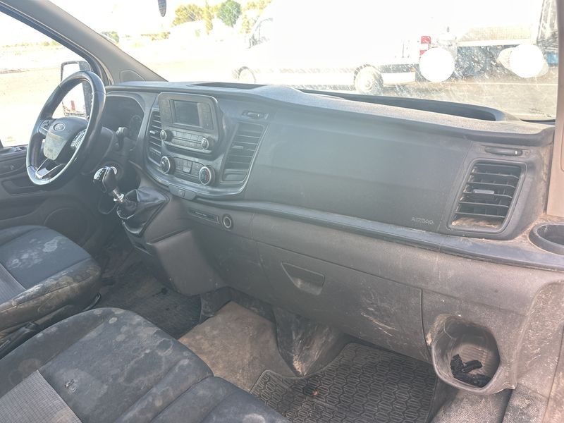 Ford Tourneo Custom 2.0 TDCi 320 L1 Ambiente — zdjęcie 11