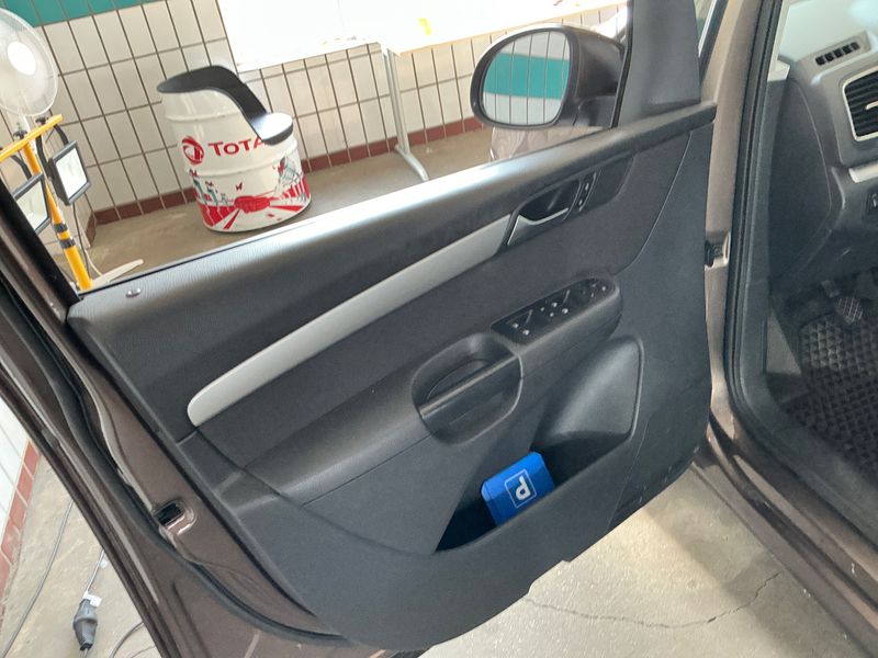 Volkswagen Sharan 1.4 TSI Trendline BlueMotion Tech 2011 – снимка 30