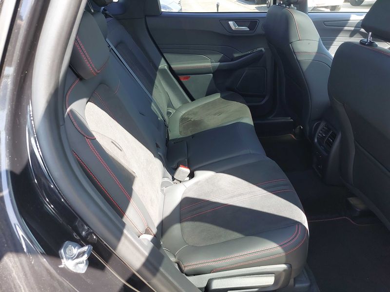 Ford Kuga 1.5 EcoBoost ST-Line X — zdjęcie 14
