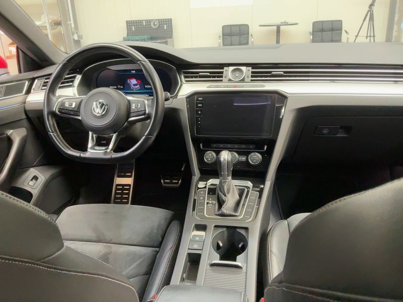 Volkswagen Arteon 2.0 TSI R-Line — zdjęcie 12