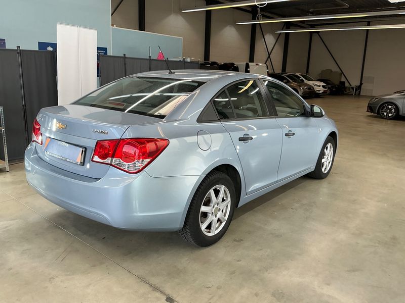 Chevrolet Cruze 1.6 Basis — zdjęcie 2