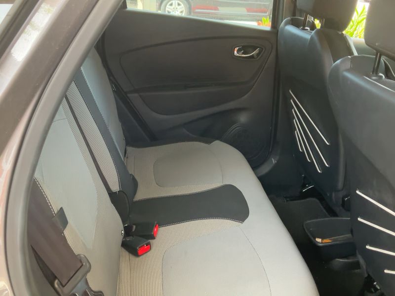 Renault Captur 1.2 TCe Zen — zdjęcie 14