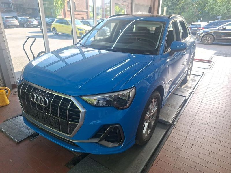 Audi Q3 35 TDI S line